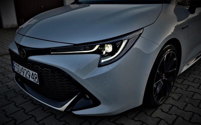 Toyota Corolla cena 94900 przebieg: 33000, rok produkcji 2020 z Drezdenko małe 667